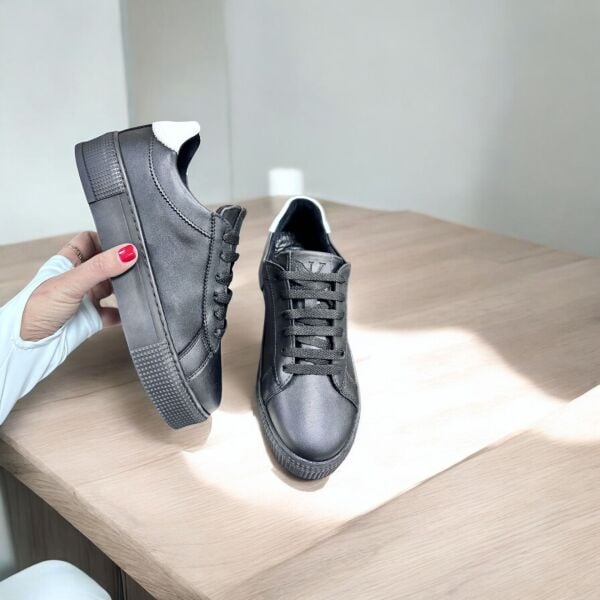 Siyah Bağcıklı Deri Sneaker