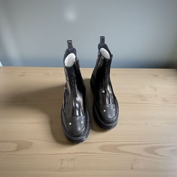 Siyah Hakiki Deri Rugan Garni Detylı Kadın Bot