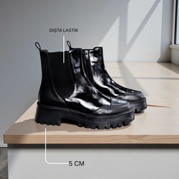 Siyah Hakiki Deri Rugan Garni Detylı Kadın Bot