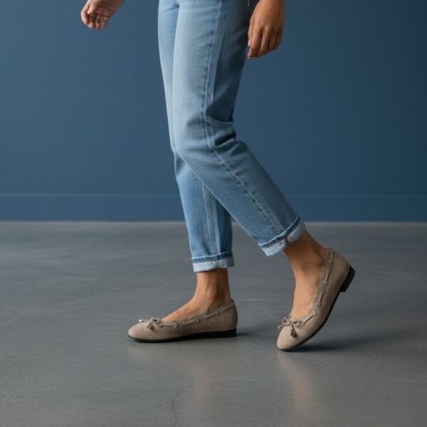 Vizon Süet Biye Detaylı Kapsüllü Kadın Yuvarlak Burunlu Günlük Babet