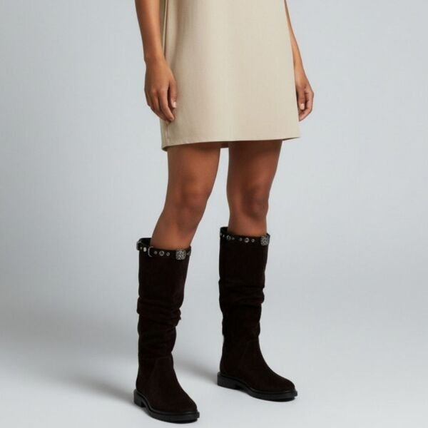 Kahve Süet Deri Diz Altı Aksesuar Detaylı Kadın Körüklü Çizme