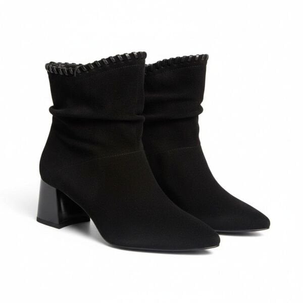 Siyah Süet Hakiki Deri Biye Detaylı Sivri Burun Kadın Kalın Topuklu Bot