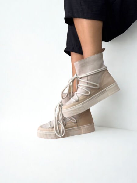 Bej Süet Hakiki Deri Garnili  İçi Peluş Astarlı Kadın Bağcıklı Bot