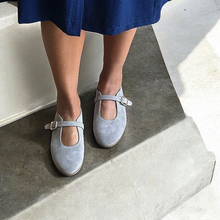 Gri Süet Hakiki Deri Tokalı Kadın Babet