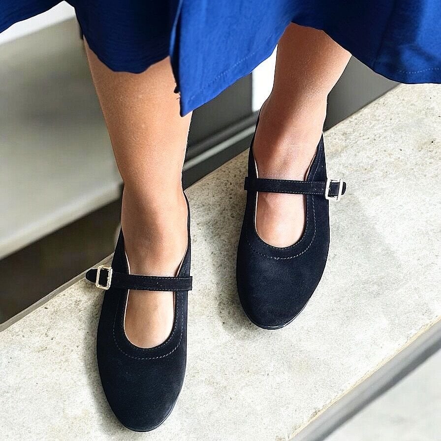 Siyah Süet Hakiki Deri Tokalı Kadın Babet