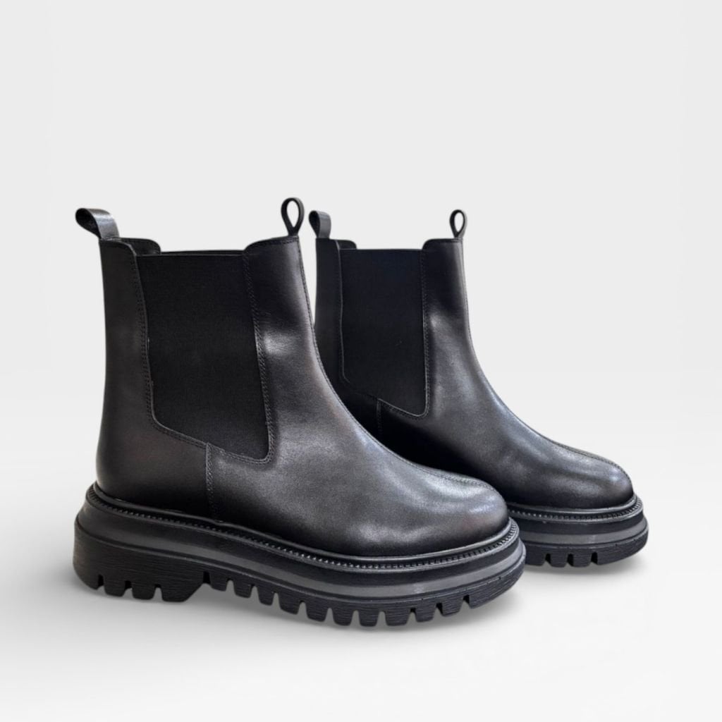 Siyah Hakiki Deri iki Yandan Lastikli Kadın Kalın Tabanlı Rahat Chelse Bot