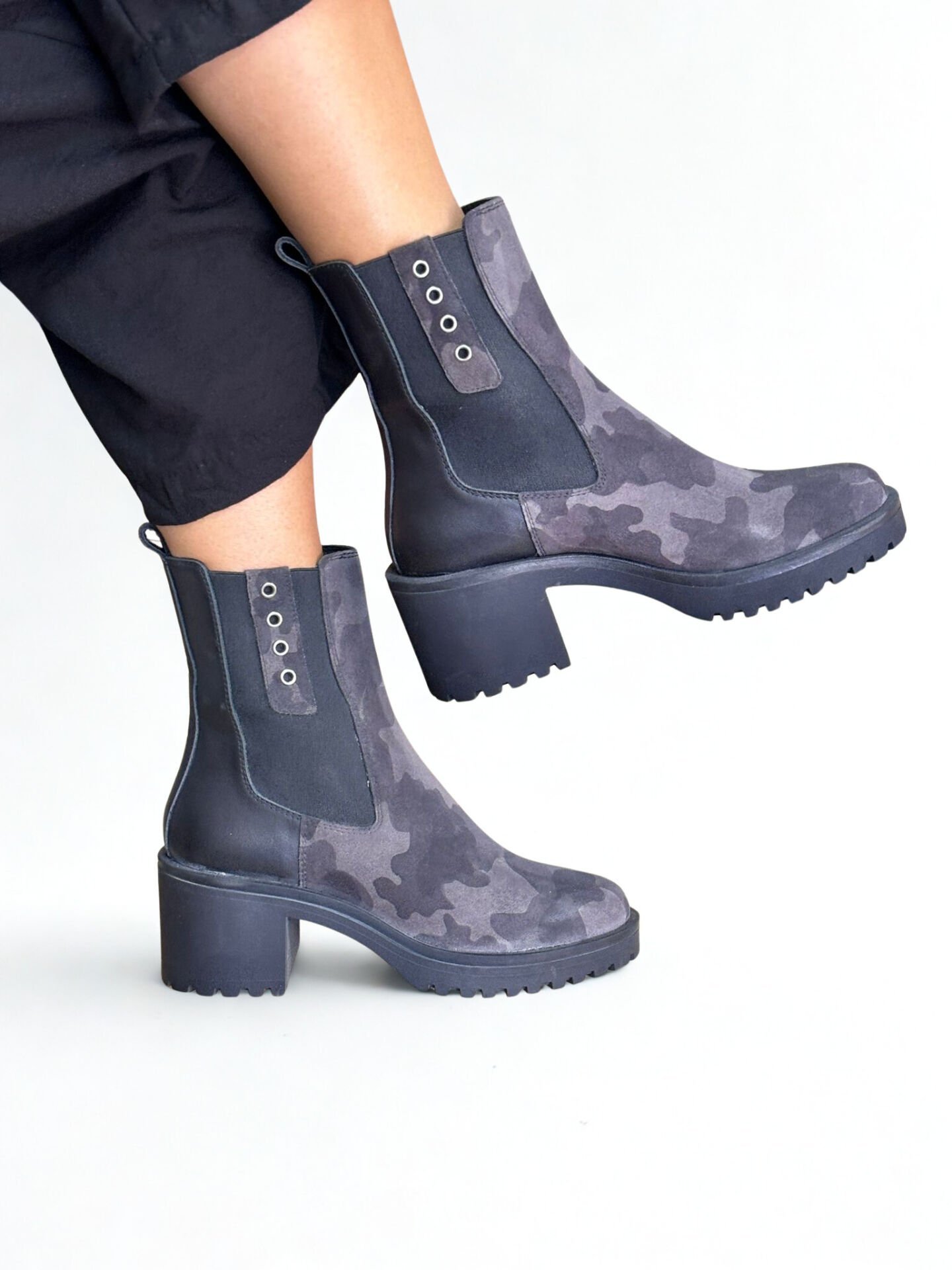 Gri Kamuflaj Süet Hakiki Deri İki Yandan Lastikli Kadın Kalın Topuklu Chelsea Bot