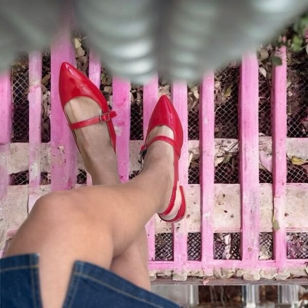 Kırmızı Rugan Hakiki Deri Arkası Açık Sivri Burunlu Bantlı Günlük Babet