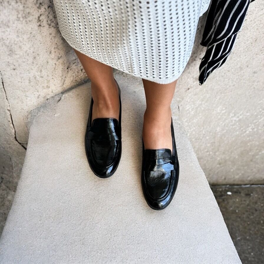 Siyah Kırışık Rugan Hakiki Deri Kadın Loafer Ayakkabı