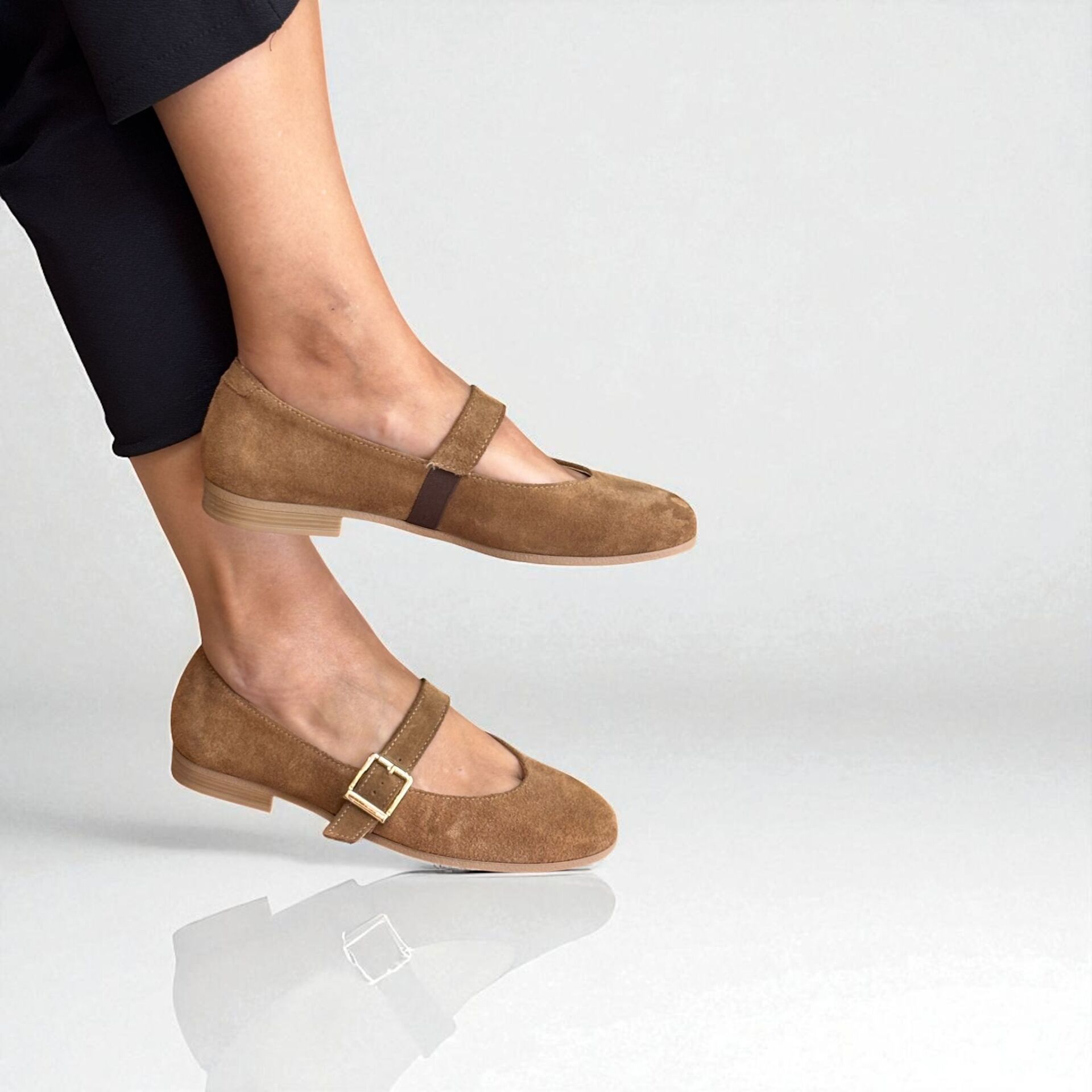 Camet Süet Hakiki Deri Yuvarlak Burunlu Tokalı Kadın Babet