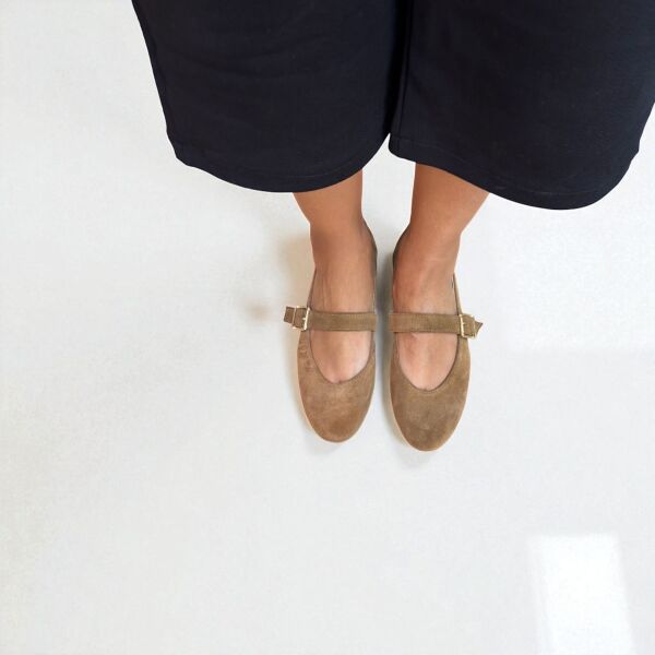 Camet Süet Hakiki Deri Yuvarlak Burunlu Tokalı Kadın Babet