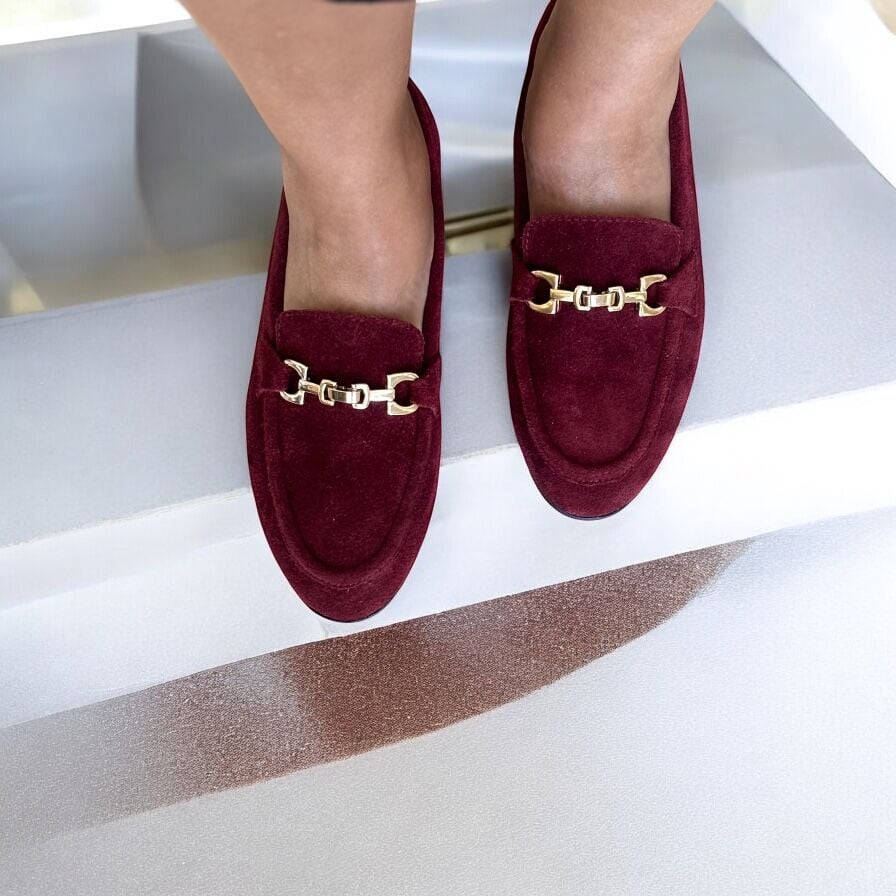Bordo Süet Hakiki Deri Gold Zincir Aksesuarlı Kadın Loafer Ayakkabı