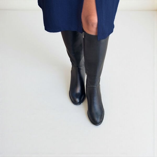 Siyah Deri Fermuarlı Diz Altı Arkadan Lastikli Kadın Kalın Topuklu Çizme