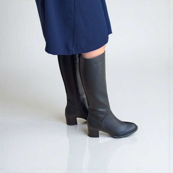 Siyah Deri Fermuarlı Diz Altı Arkadan Lastikli Kadın Kalın Topuklu Çizme