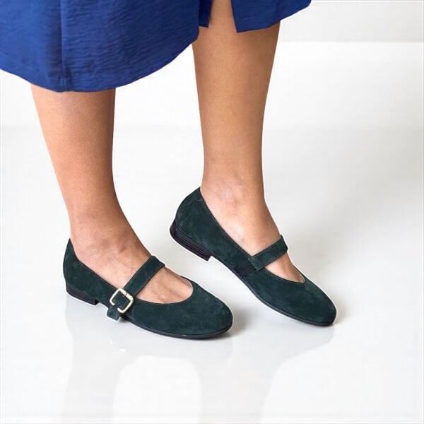 Koyu Yeşil Süet Hakiki Deri Yuvarlak Burunlu Tokalı Kadın Babet