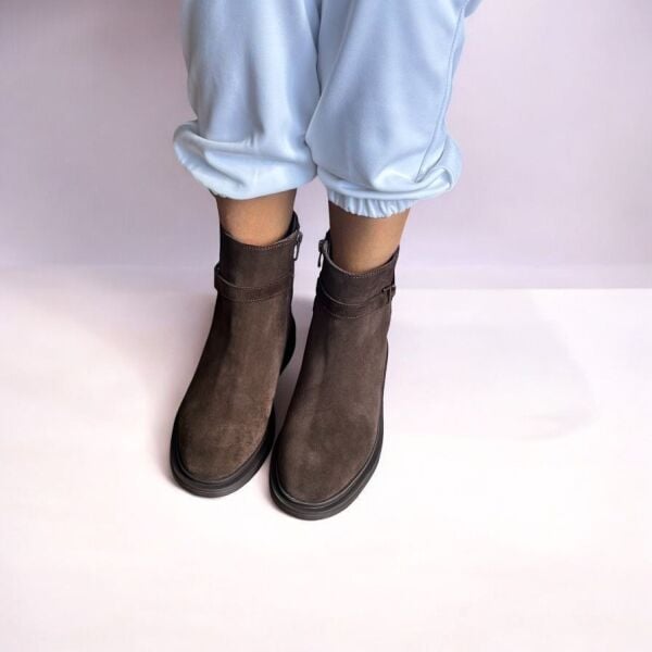 Kahve Süet Hakiki Deri Antik Toka Aksesuarlı Kadın İçten Fermuarlı Bot