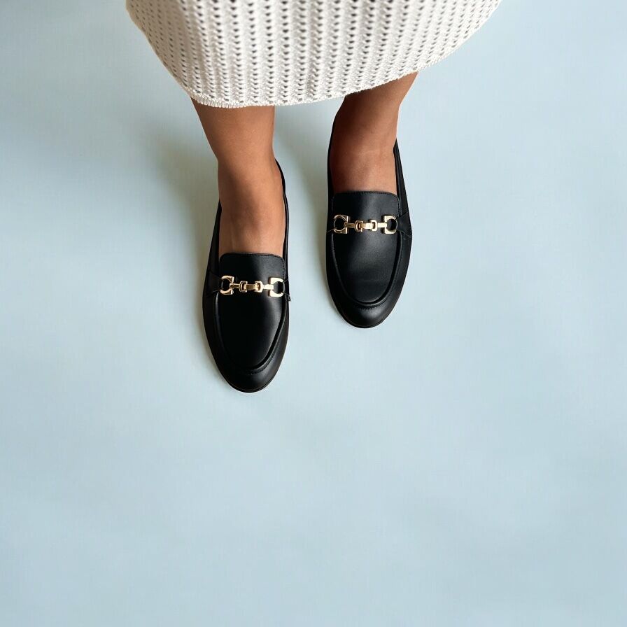 Siyah Hakiki Deri Gold Zincir Aksesuarlı Kadın Loafer Ayakkabı