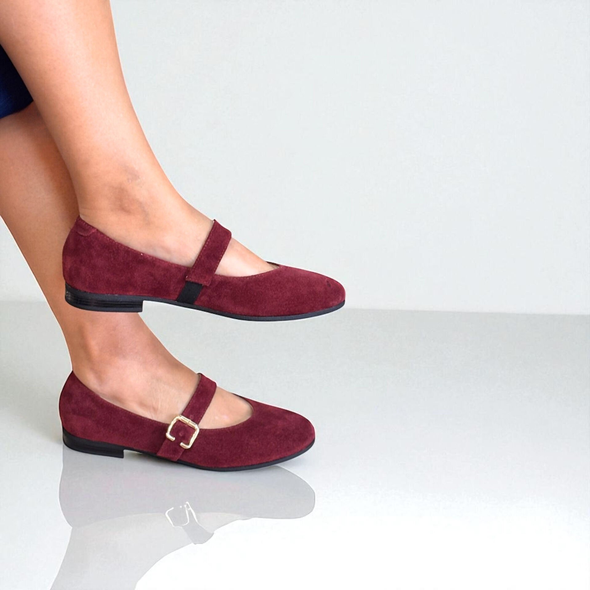 Bordo Süet Hakiki Deri Yuvarlak Burunlu Tokalı Kadın Babet