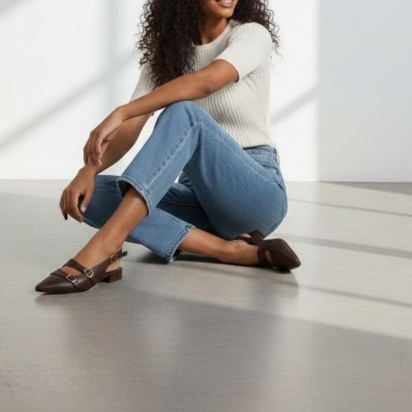 Kahve Deri Üç Tokalı Kadın Sivri Burun Babet