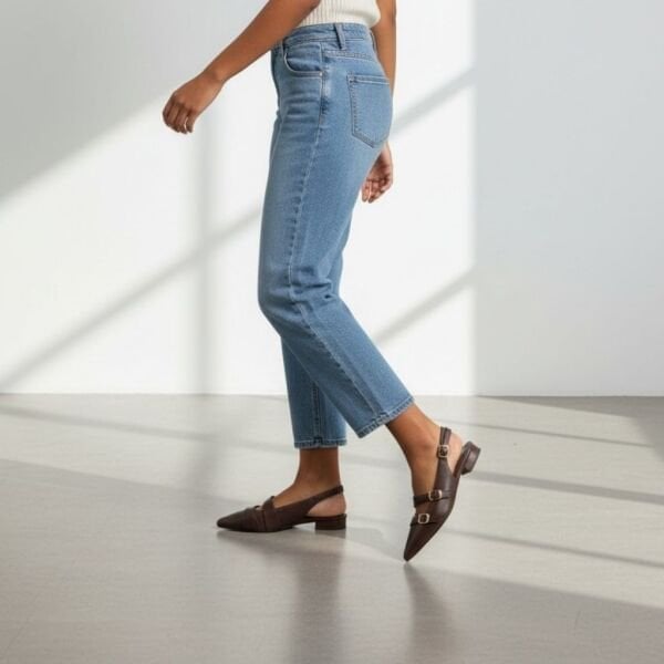 Kahve Deri Üç Tokalı Kadın Sivri Burun Babet