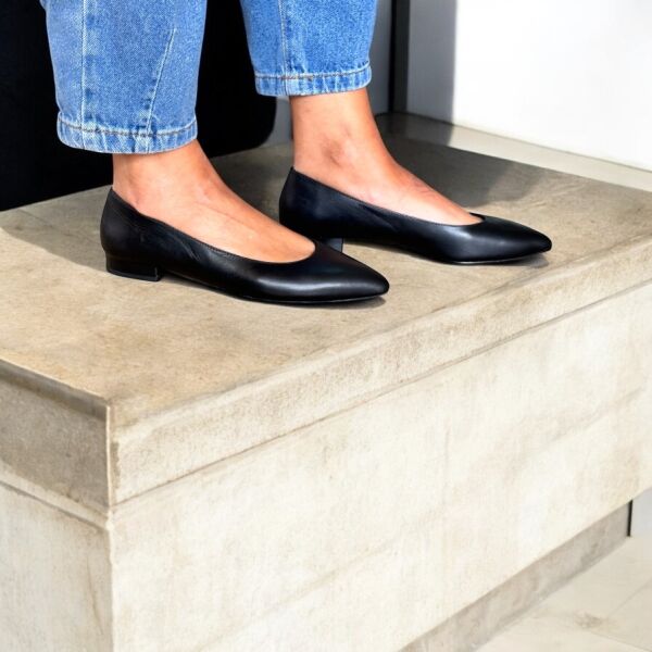 Siyah Hakiki Deri Sivri Burun Şık Ve Rahat Günlük Babet