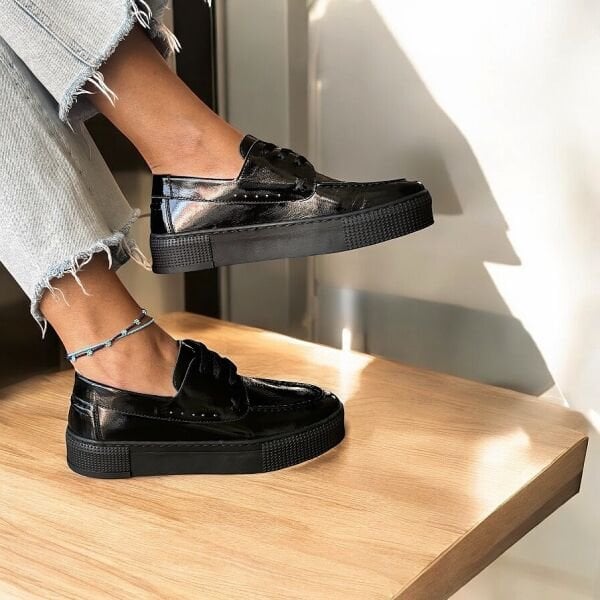 Siyah Kırışık Rugan Hakiki Deri Kadın Günlük Rahat Bağcıklı Ayakkabı