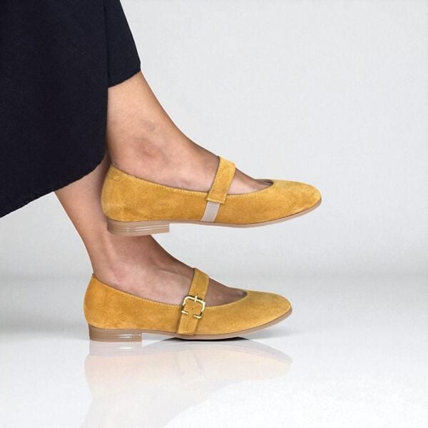 Hardal Süet Hakiki Deri Yuvarlak Burunlu Tokalı Kadın Babet