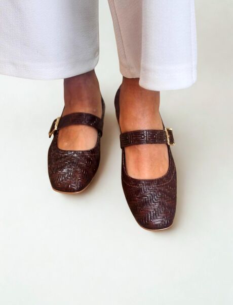 Kahve Hakiki Deri Örgü Desen Baskılı Kare Burunlu Tek Bantlı Kadın Şık ve Rahat Babet