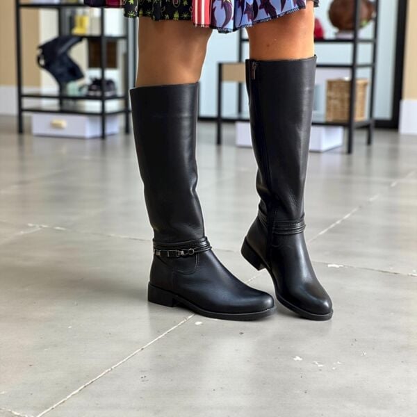 Siyah Deri Diz Altı Biletkten Atkılı Kadın İçten Fermuarlı Binici Çizme