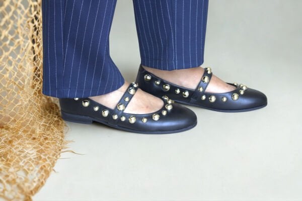 Siyah Hakiki Deri Zımbalı Tek Bantlı Kadın Yuvarlak Burun Babet