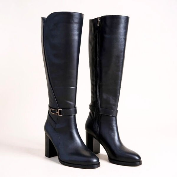 Siyah Deri Lastik Detaylı Tokalı Kadın Kalın Topuklu Çizme