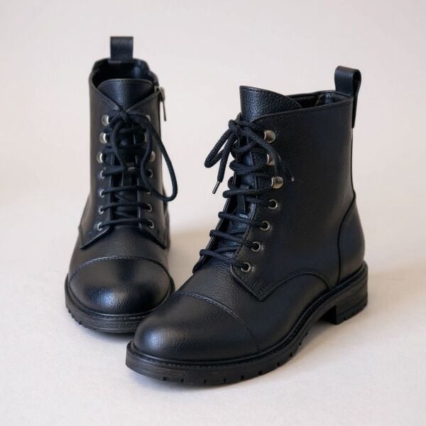 Siyah Deri İçten Fermuarlı Kadın Postal