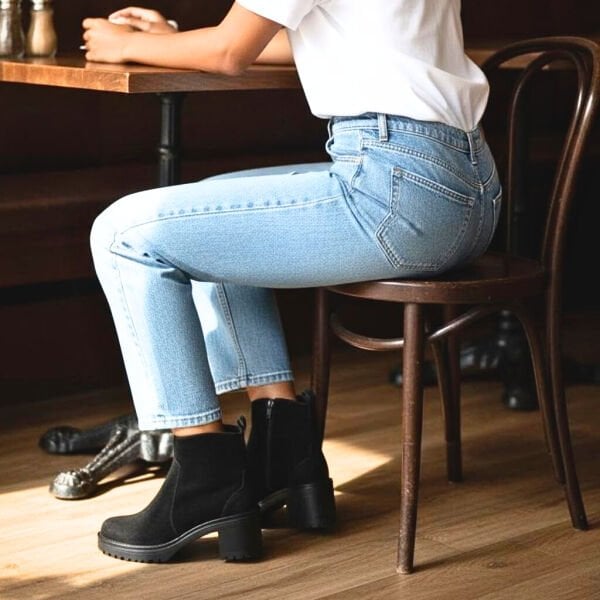 Siyah Süet Hakiki Deri Fermuarlı Kadın Kalın Topuklu Bot