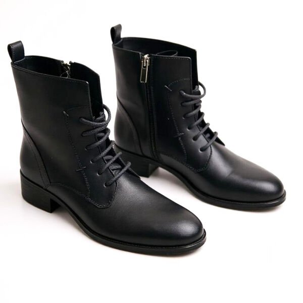 Siyah Deri Bağcıklı İçten Fermuarlı Kadın Topuklu Bot