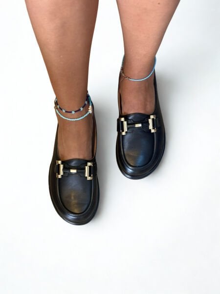 Siyah Hakiki Deri Gold Aksesuarlı Kadın Sabo Terlik