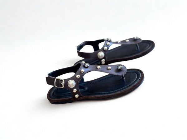 Kahve Hakiki Deri Kadın Parmak Arası Taşlı Sandalet