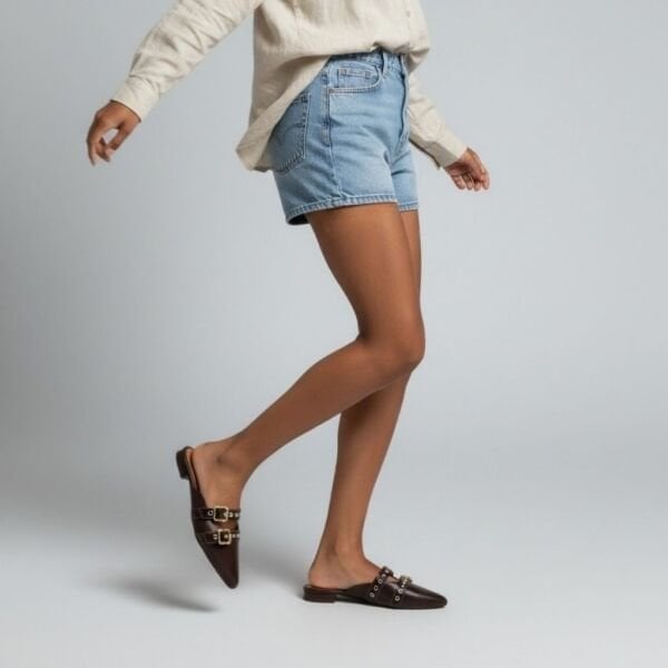 Kahve Deri Rugan Atkı Detaylı İki Tokalı Kadın Sivri Burun Sabo Terlik