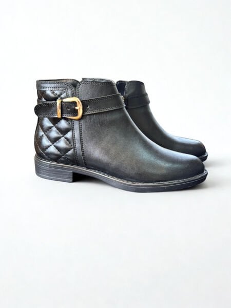 Siyah Deri Kapitoneli İçten Fermuarlı Kadın Bot