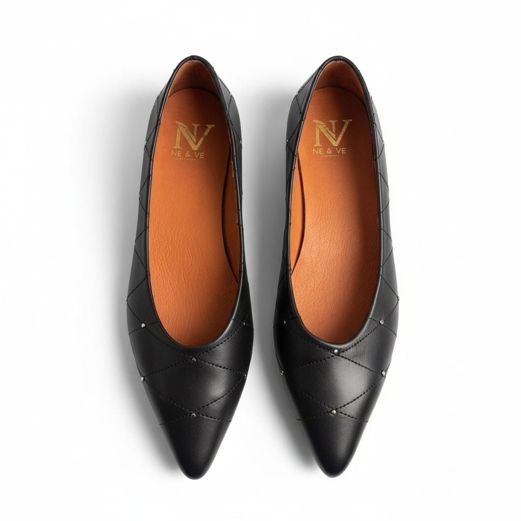 Siyah Deri Çapraz Dikiş Detaylı Pimli Kadın Sivri Burun Babet