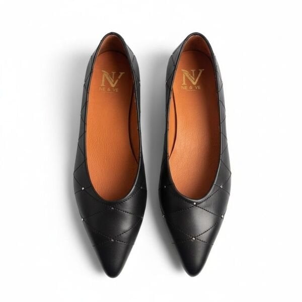 Siyah Deri Çapraz Dikiş Detaylı Pimli Kadın Sivri Burun Babet