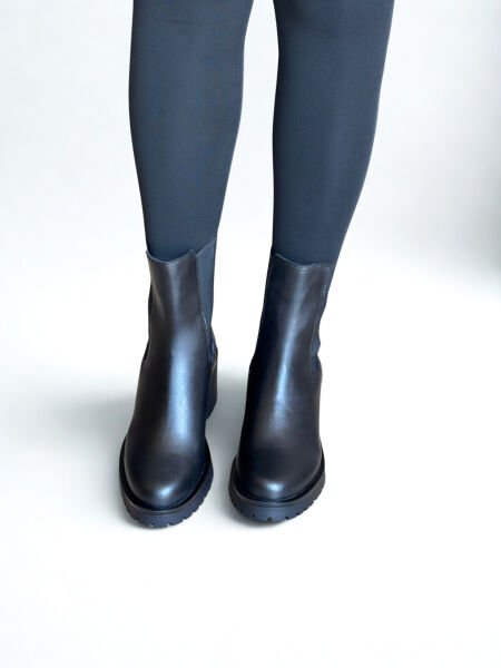 Siyah Deri İki Yandan Lastikli Kadın Kalın Topuklu Chelsea Bot