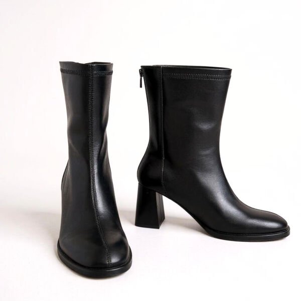 Siyah Deri Kalın Topuklu Arkada Fermuarlı Kadın Bot