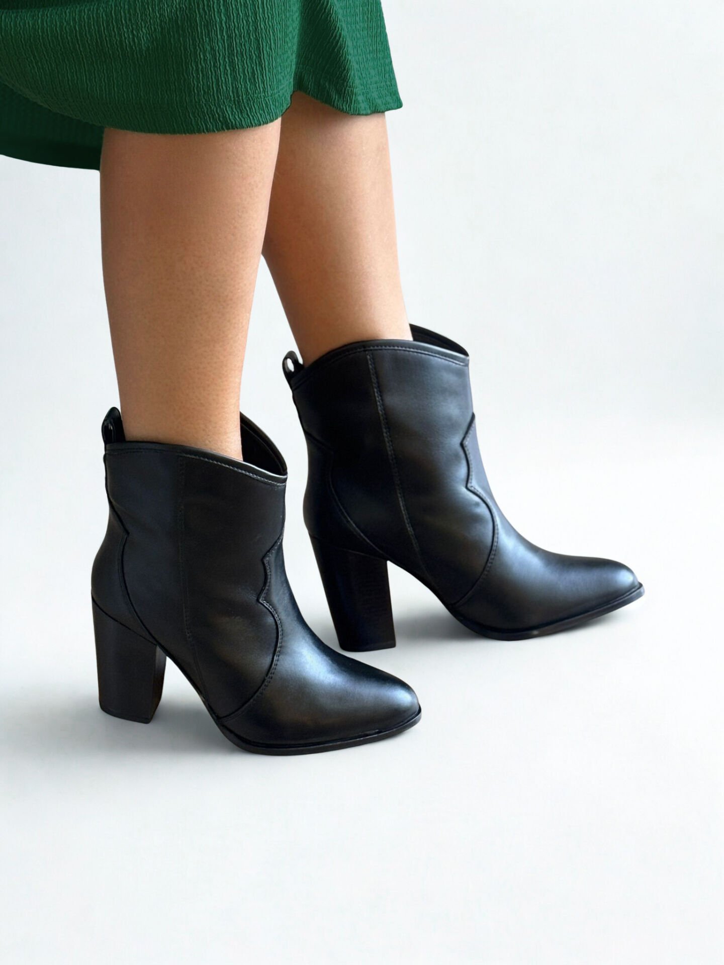 Siyah Deri Kalın Topuklu Kadın Western Bot